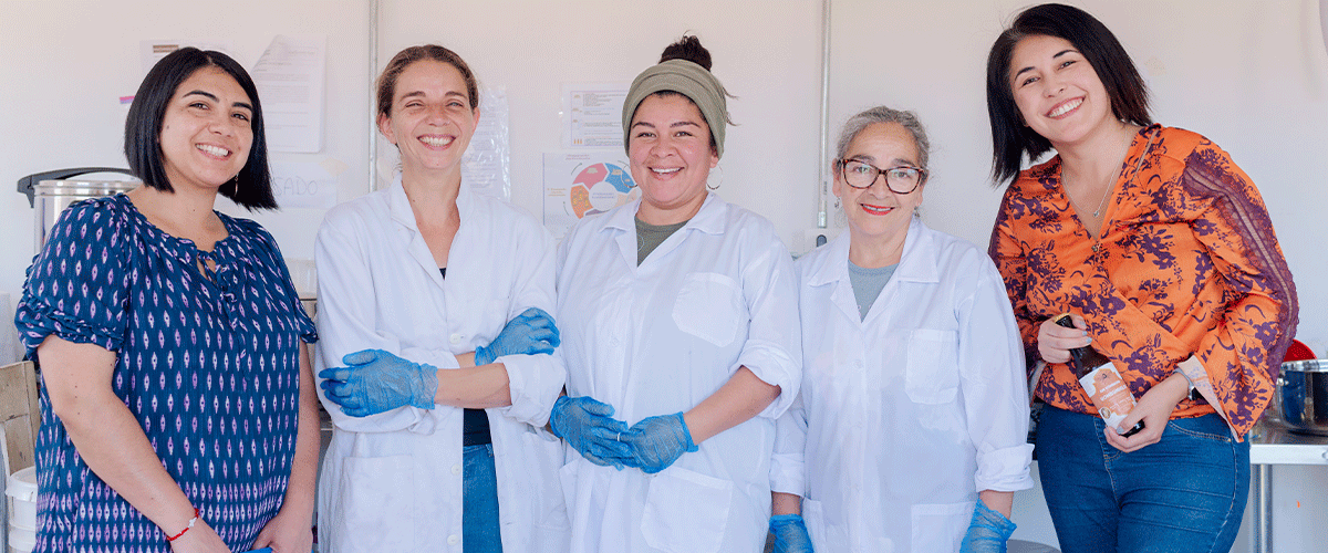Científicas desarrollan innovación con enfoque STEM y compromiso social