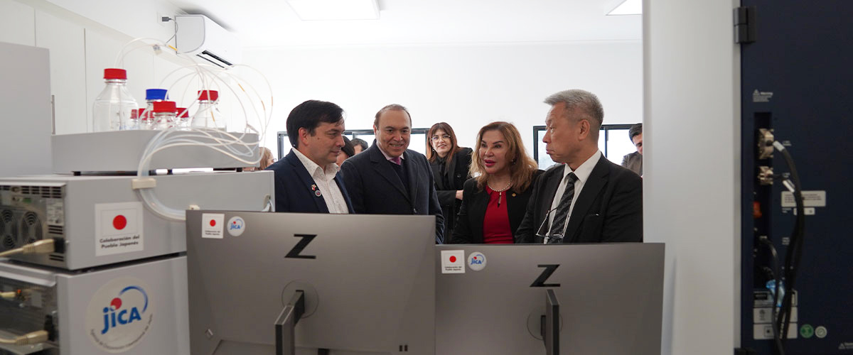 Ciencia que une continentes: USerena recibe a representante de agencia japonesa por proyecto conjunto de recuperación de residuos pesqueros 