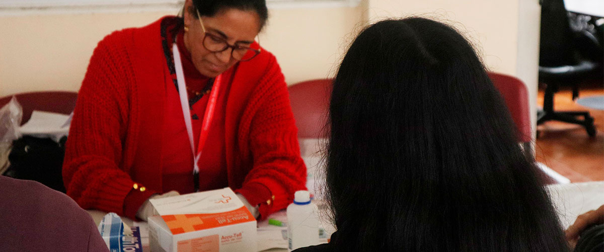 Estudiantes participaron en operativo de test rápido de VIH