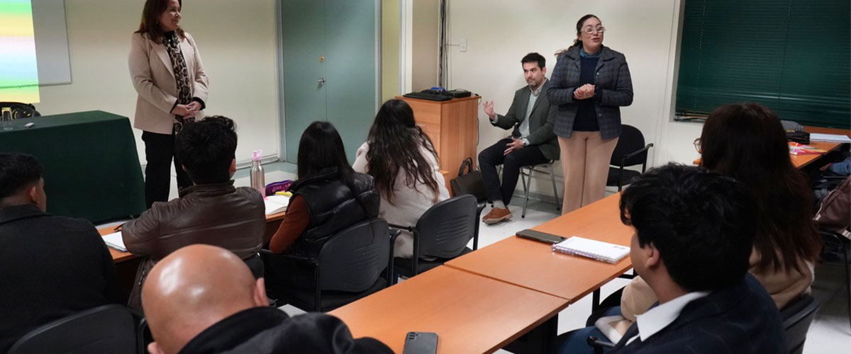 Estudiantes participan en Programa de Formación para Ayudantes de Derecho 