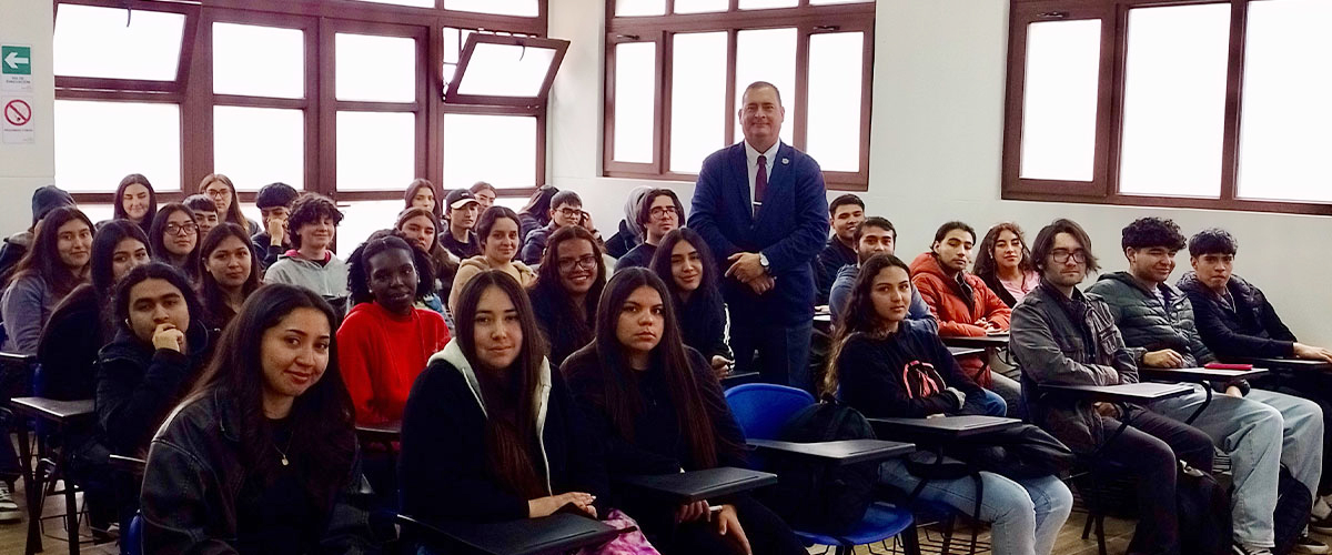 Visita de investigador del Instituto Tecnológico de México proyecta posibles alianzas con la Universidad 