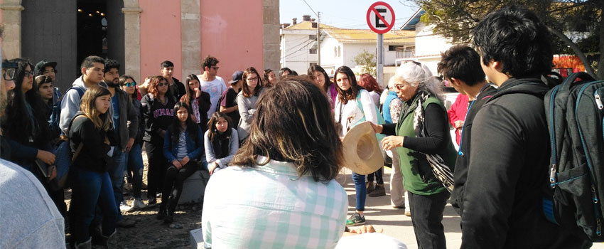 Almagro neighborhood arch