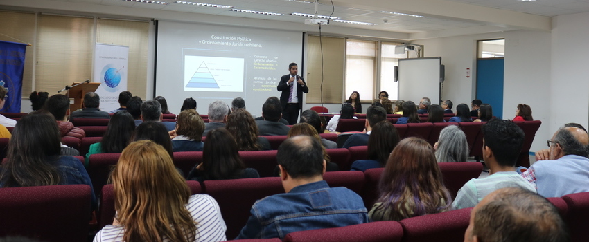 charla const1