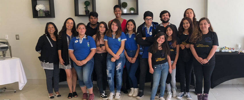 escolares y expositores
