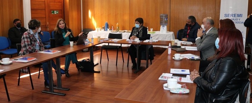 Decana de la FACSEJ participa en Mesa Técnica por proyecto “40 horas”