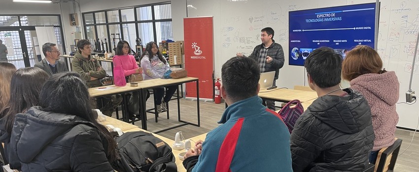 Estudiantes de la carrera de Pedagogía en Biología y Cs. Naturales asisten a taller de realidad virtual 