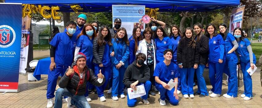 En la Plaza de Armas de La Serena, estudiantes ULS realizan campaña de salud preventiva 