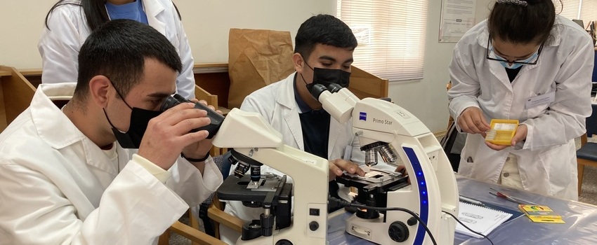 Más de 40 estudiantes de enseñanza media de la provincia de Limarí participan en “Un día en los laboratorios de ciencias ULS” 