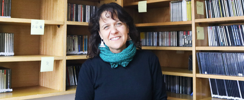 Académica expone en coloquio sobre musicología 
