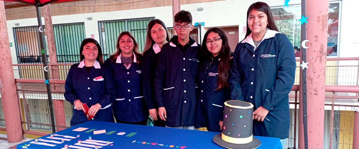 Estudiantes de Pedagogía en Educ. General Básica realizan Feria de Matemática en Colegio Japón