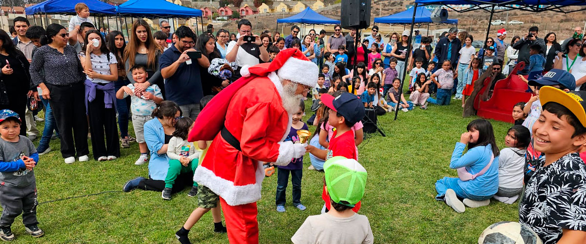 ULS officials celebrate Christmas afternoon with their sons and daughters