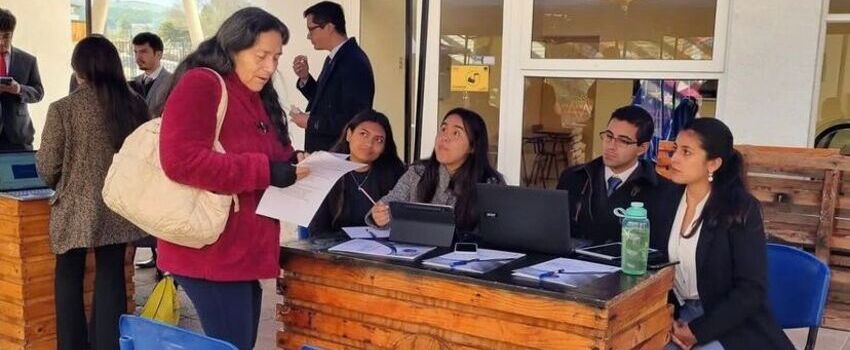Estudiantes de Derecho prestan servicios judiciales en Monte Patria 