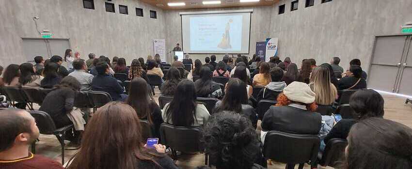 Facultad de Humanidades presenta aplicación Argumentapp para el uso en el aula 