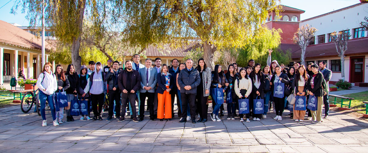 Imagen grupal de participantes