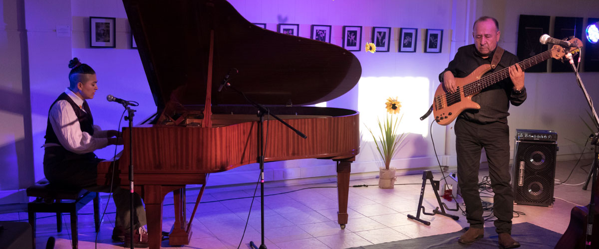 Arte y música se unen en la actuación de Franka Miranda en la tercera Sesión Acústica ULS