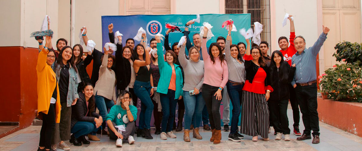 Imagen del grupo de participantes en taller de cueca
