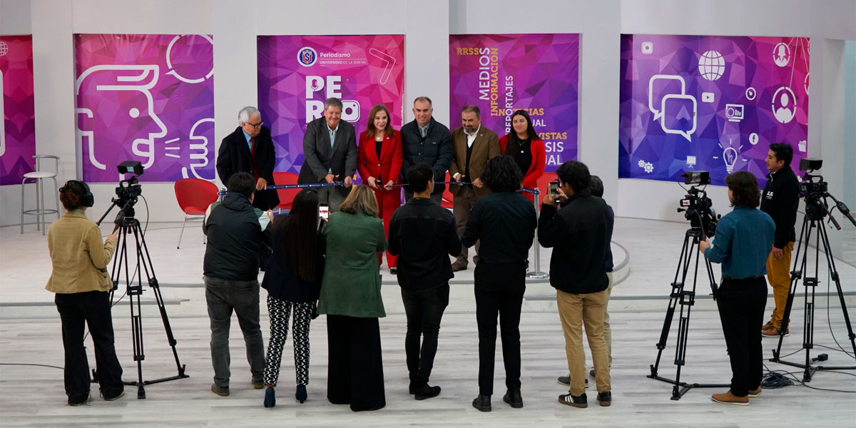 Inauguran remodelación y equipamiento de Estudio de TV - Periodismo