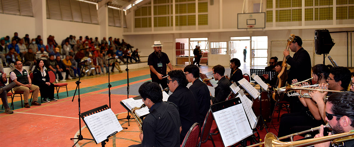 Internos de Huachalalume disfrutaron al ritmo de la ULS Big Band Jazz