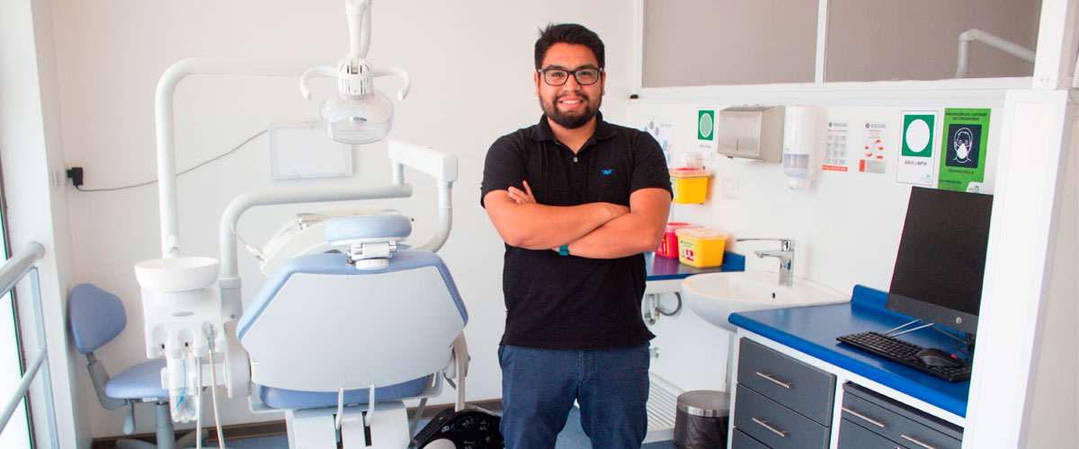 Académico de Odontología investiga sobre nuevas formas de complementar el diagnóstico de periodontitis 