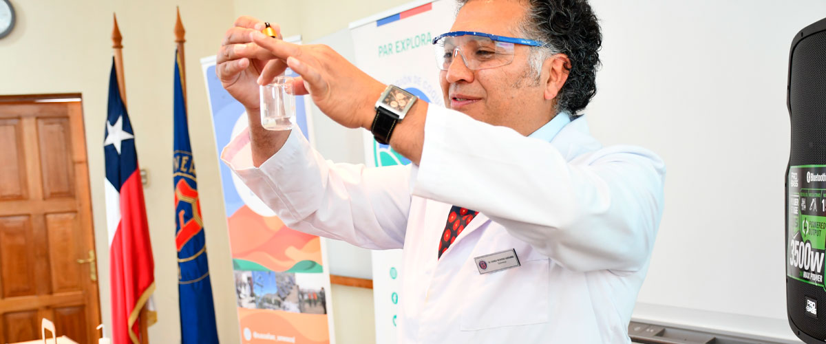 Profesores de la región serán “magos” de la química al recibir maletín la magia de los colores