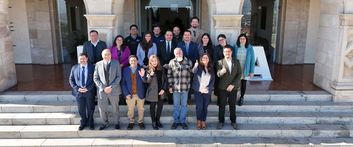Autoridades universitarias y regionales dan por iniciada la Hackathon 2024