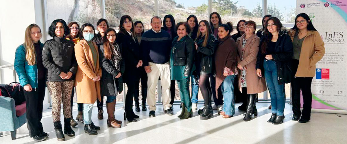 Curso de escritura científica reúne a académicas de USerena