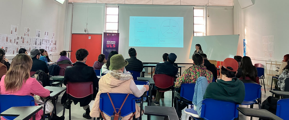 Artistas y gestores culturales participan en un nuevo taller formativo de la programación Escena Cultural ULS