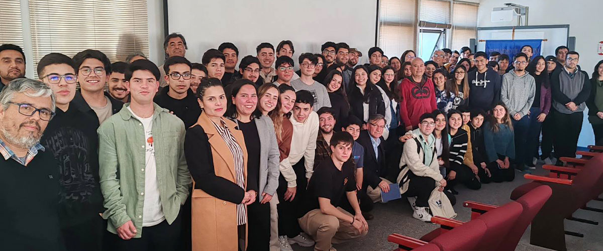 Estudiantes y académicos participan en primera actividad del proceso de autoevaluación de Ingeniería Civil