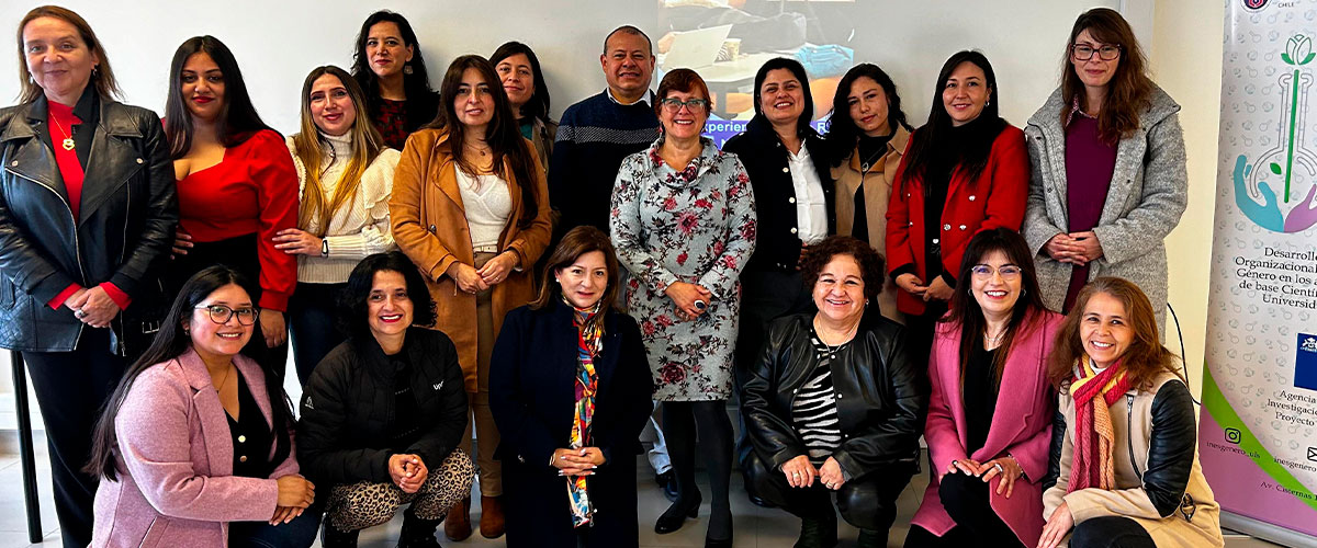 Realizan capacitación apuntando a que más mujeres investiguen y publiquen artículos científicos  