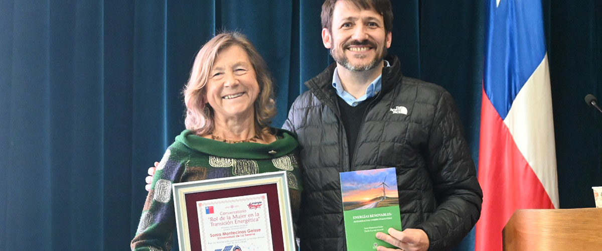 Ministerio de Energía entrega reconocimiento a Sonia Montecinos por su aporte desde la academia al sector