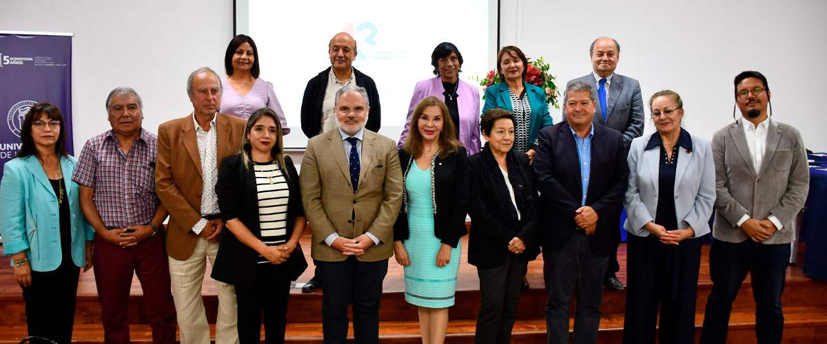 Académicos y funcionarios que se acogieron a retiro voluntario fueron distinguidos en emotiva ceremonia