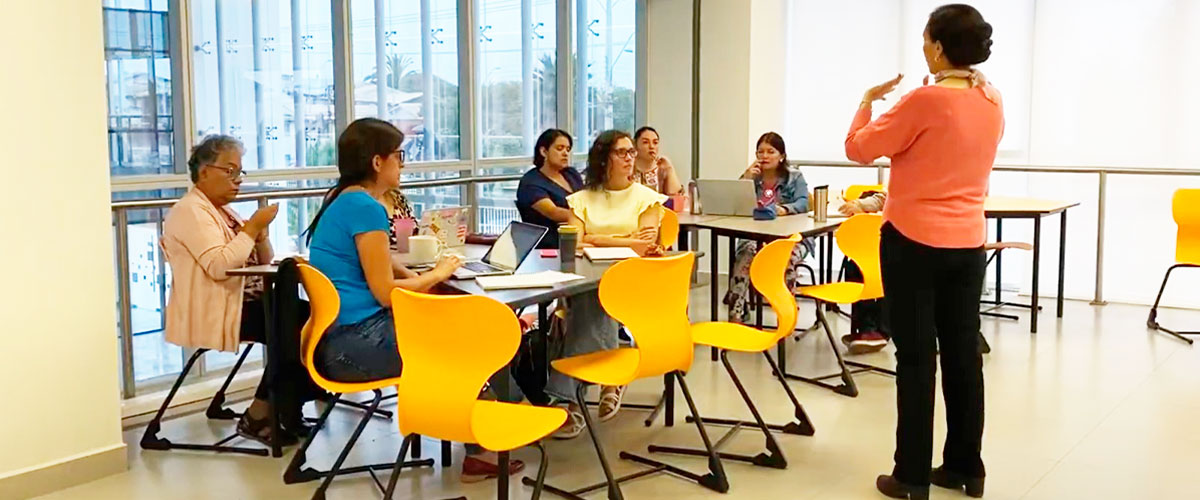 Docentes se capacitan en planificación y métodos de aprendizaje para realizar asignaturas de recuperación intensiva